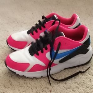 4.5Y Nike Running Shoes